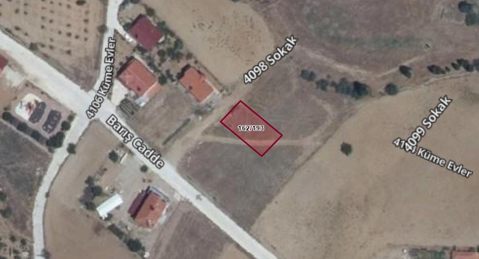 UŞAK EŞME CUMHURİYET KÖYÜNDE 371 M² ARSA  - UŞAK EŞME fotoğraf 3